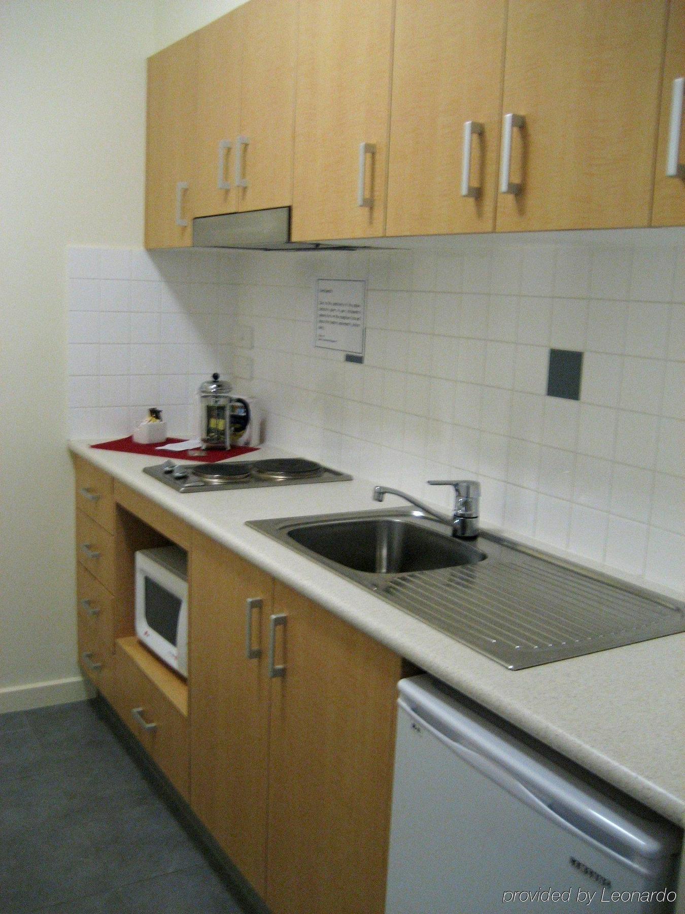 Quest Frankston Aparthotel Room photo
